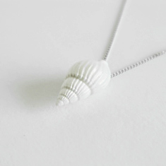 White conch necklace